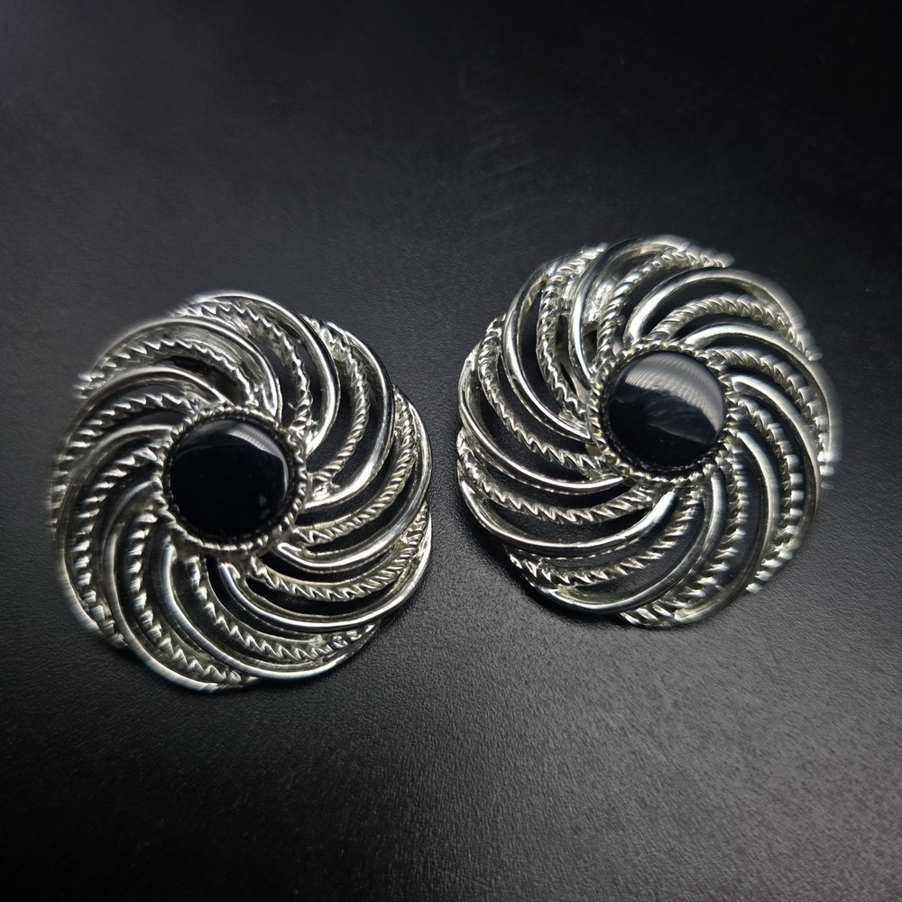 Sarah Coventry Clip On Earrings Black Silver Tone Swirl Flower Vintage